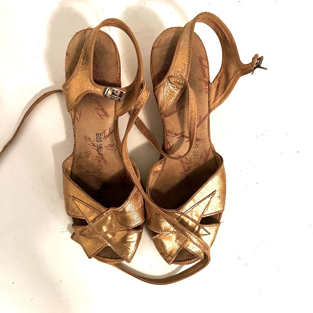 1970’s- 1980’s VINTAGE Strappy Gold Disco Wedges